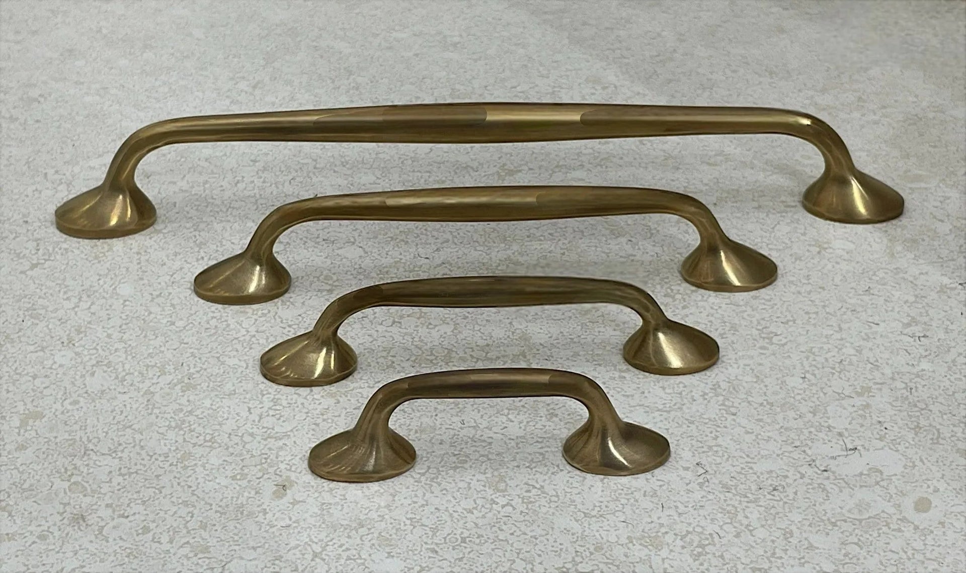 Richmond Cabinet Pulls - Antique Brass
