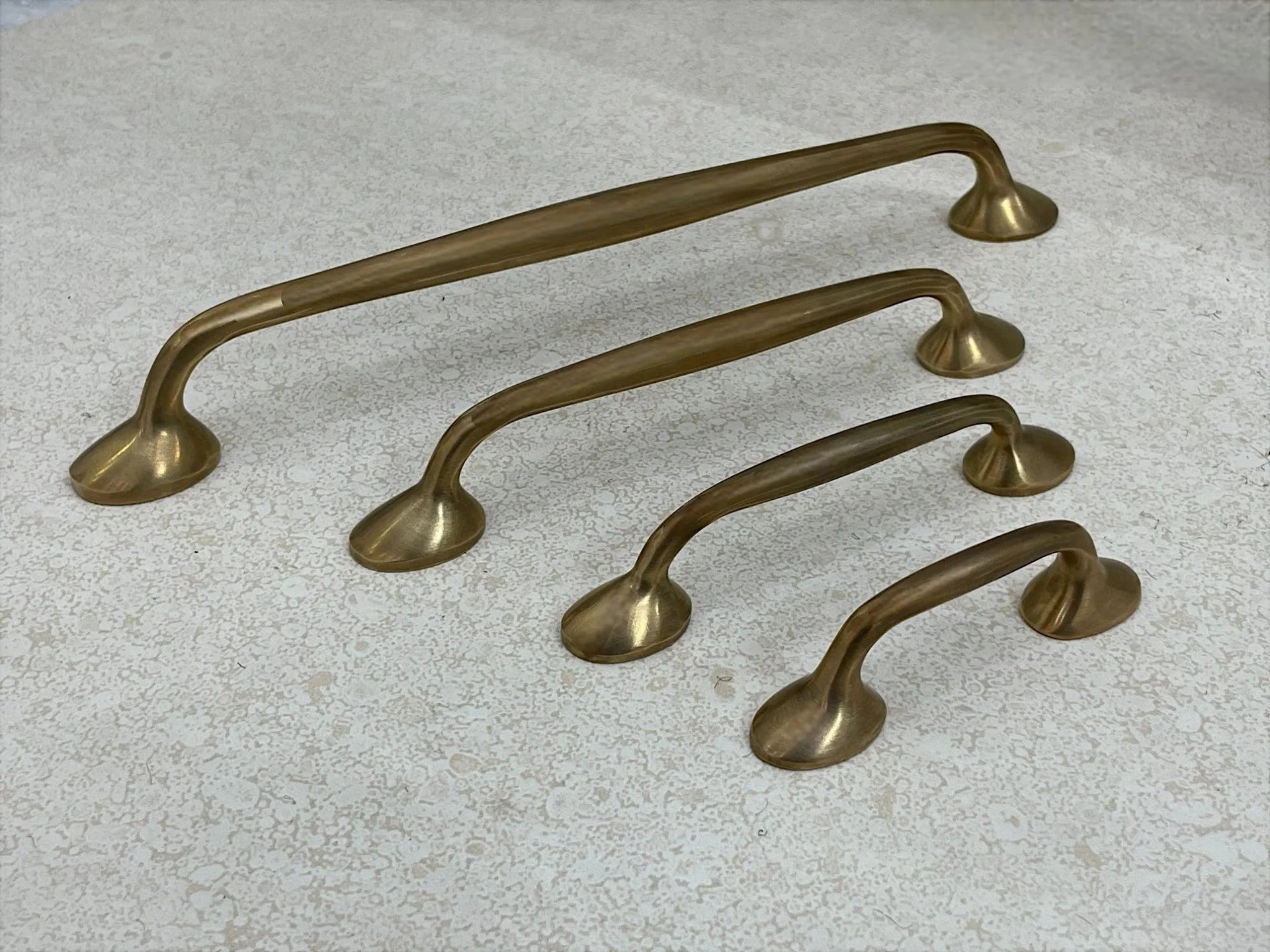 Richmond Cabinet Pulls - Antique Brass