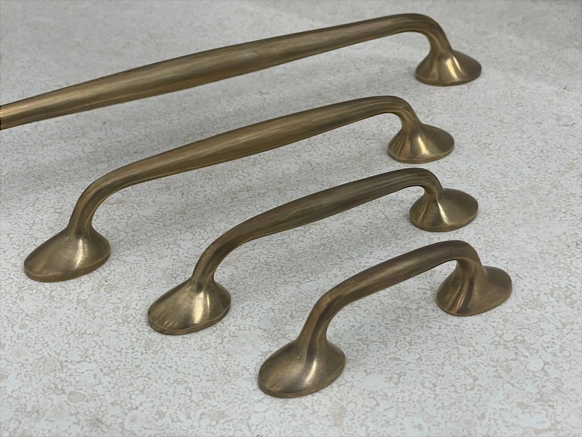 Richmond Cabinet Pulls - Antique Brass