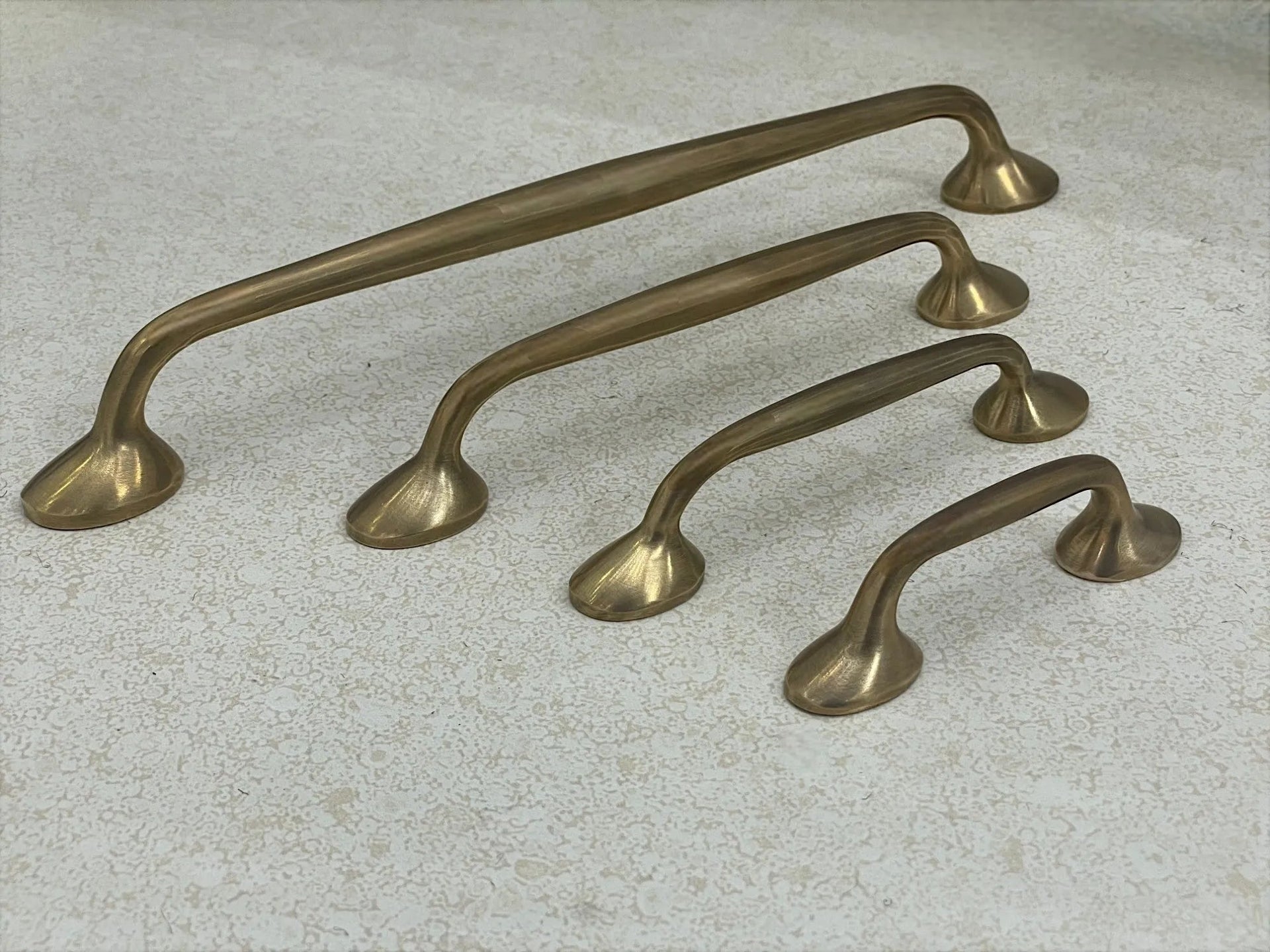 Richmond Cabinet Pulls - Antique Brass