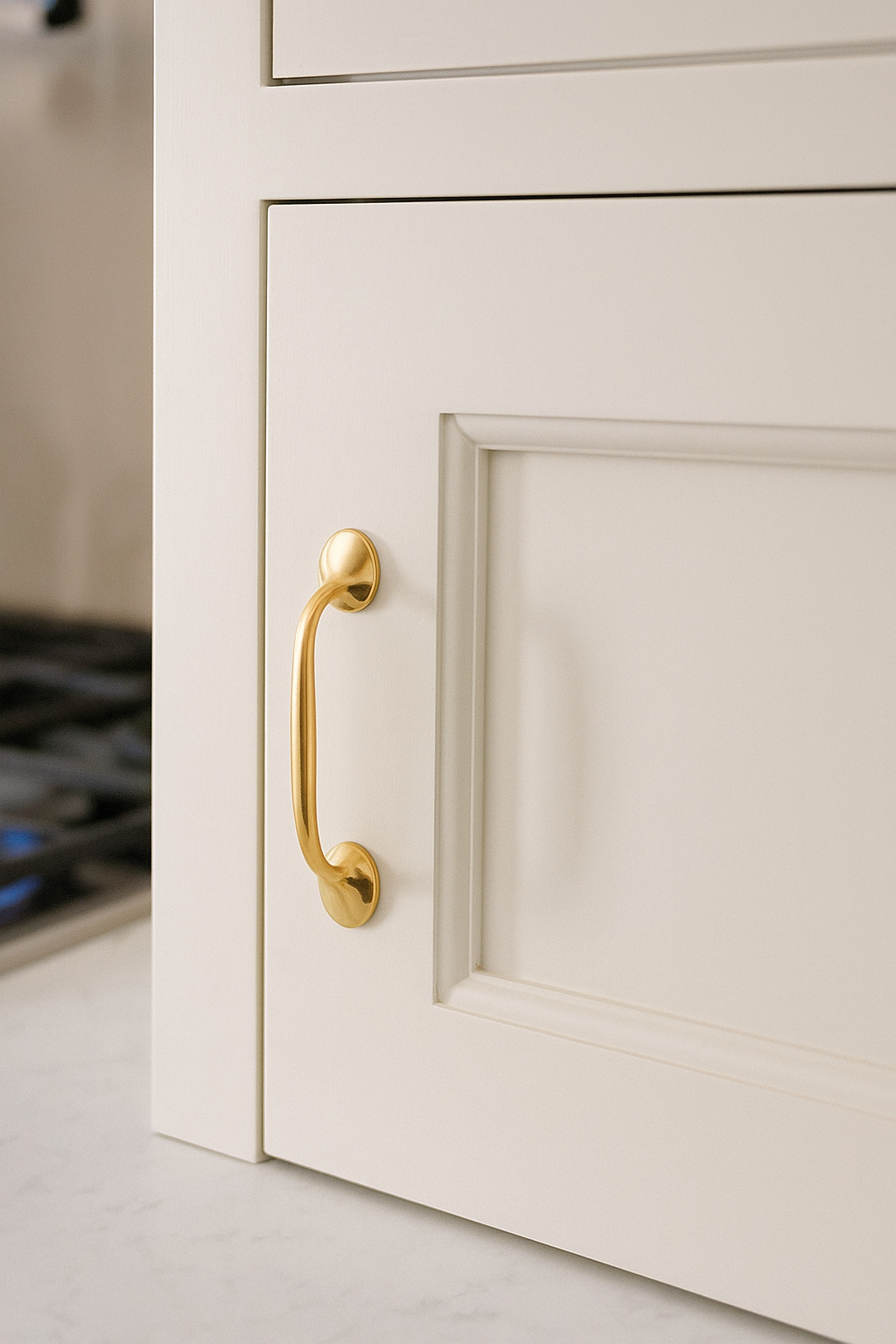 Richmond Cabinet Pulls - Lacquered Brass Polished