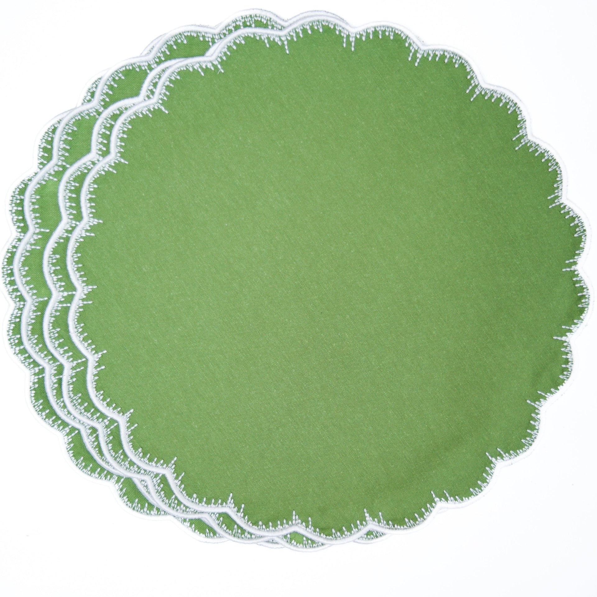 SPRING TABLE DECOR – CLOVER GREEN ROUND FABRIC PLACEMAT