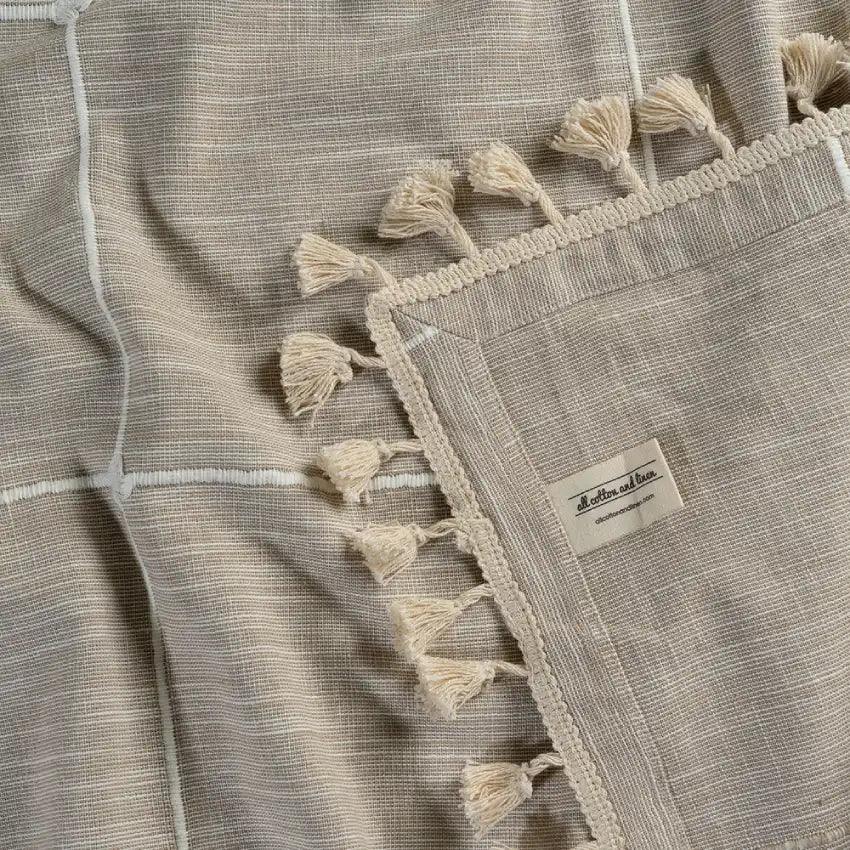 Beige Plaid Tablecloth With Tassel