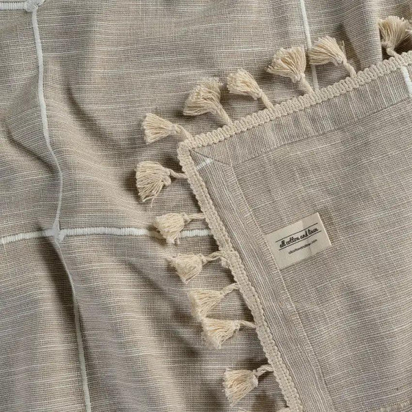 Beige Plaid Tablecloth With Tassel