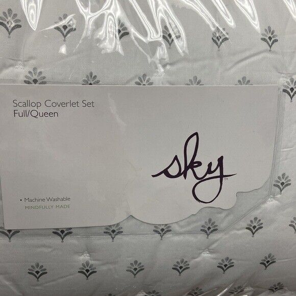 Sky Scallop Reversible Coverlet 100% cotton Full / Queen