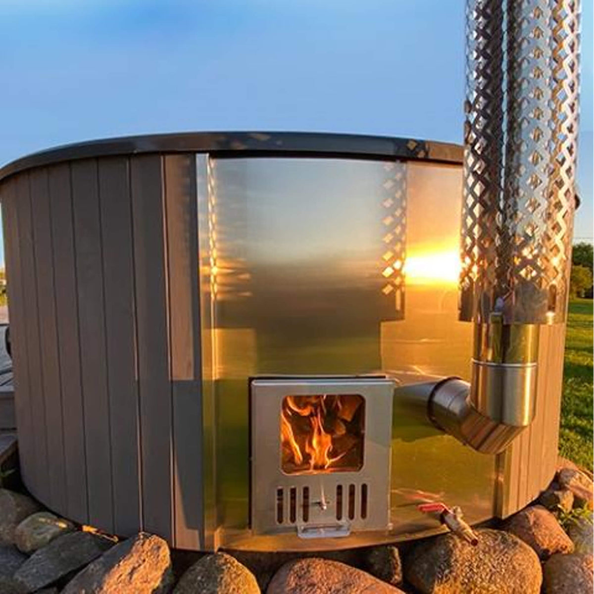 SaunaLife Model S4N Premium 6-Person Home Wood-Burning Hot Tub [SL-MODELS4N] (SAK28371)
