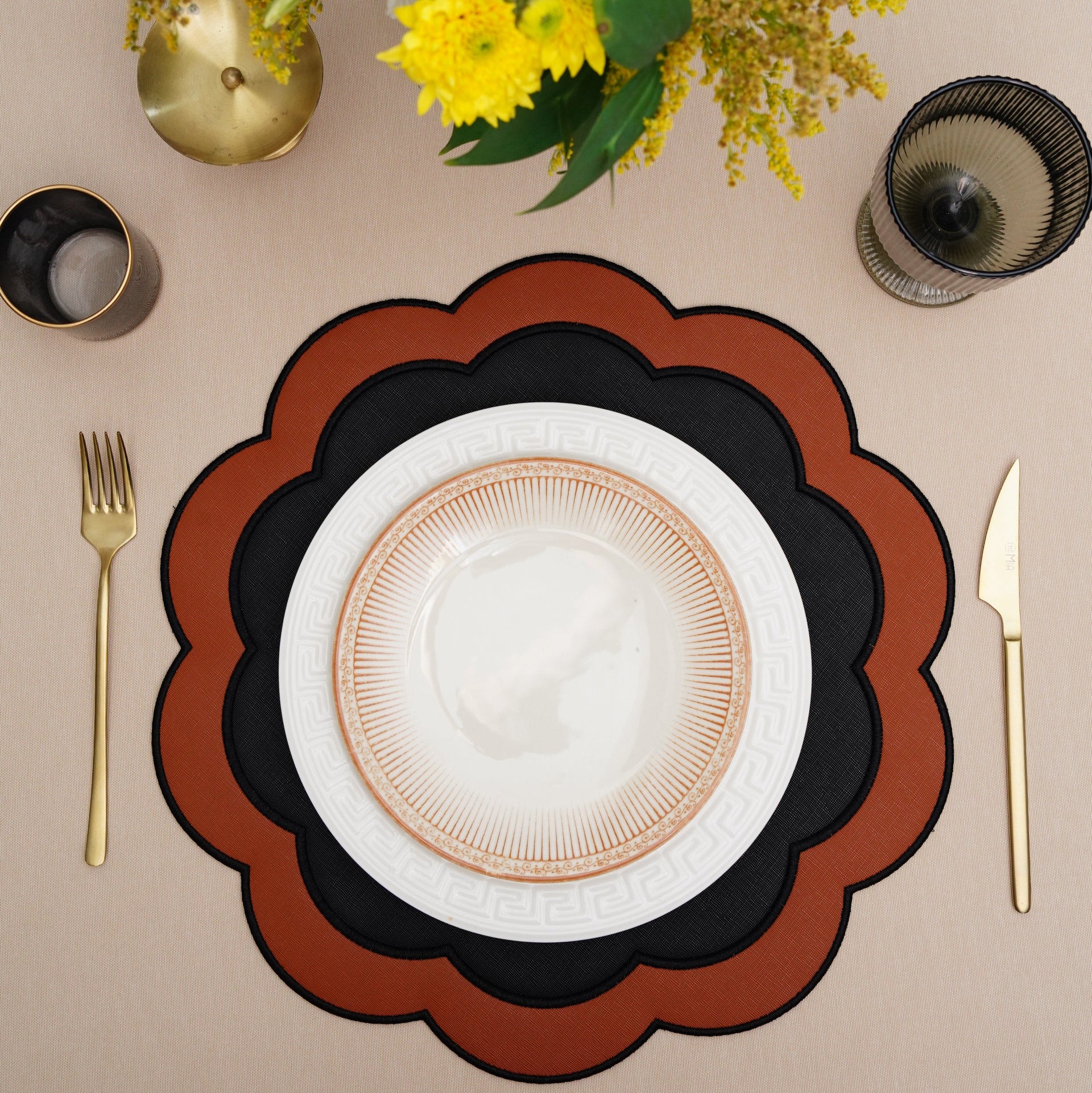 SERENITY BLACK ORANGE SCLALOPED FAUX LEATHER PLACEMAT