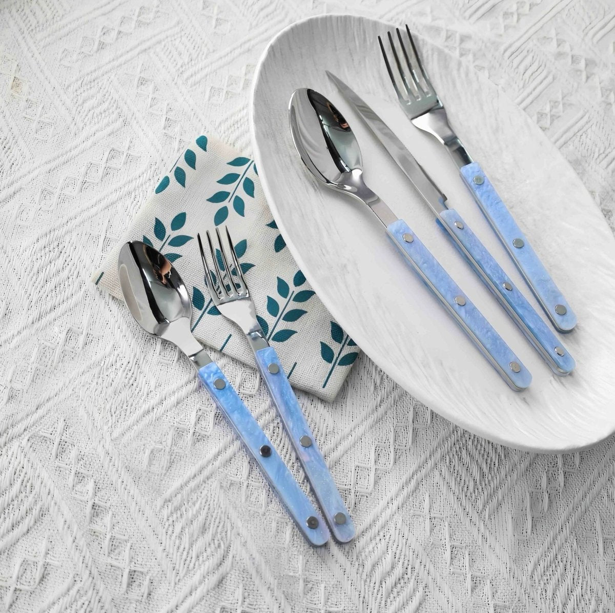 Set Of 10 Pcs Modern Nebula Cutlery, Bistrot Style Rivet Flatware Set