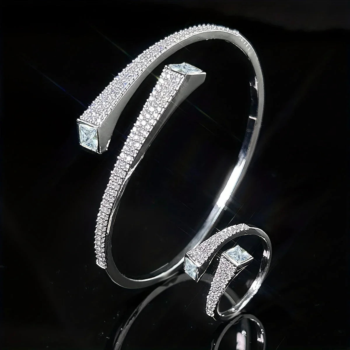 Set Of 2 Bracelets + Rings Set. Hot Selling Explosive Style With Super Shiny Irregular Geometric Synthetic Zirconia. Niche Design, Fashionable, Simple And High-end Open Jewelry.