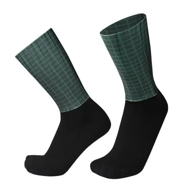 Simple Modern Design Anti Slip Silicone Cycling Socks  For Men Unique  Bicycle Running Socks Lightweight Breathable Sports Socks