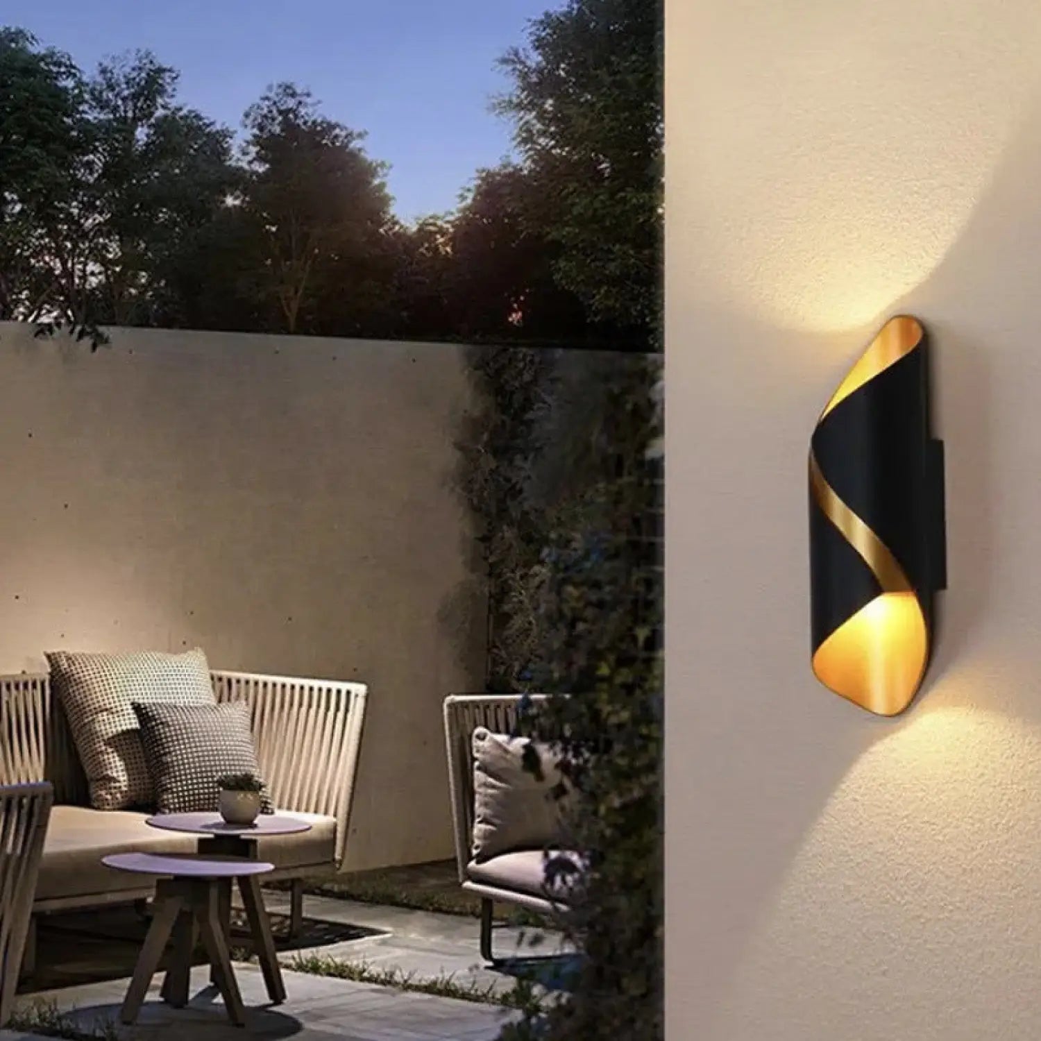 Simple Outdoor LED Lamp with Sleek Waterproof Design