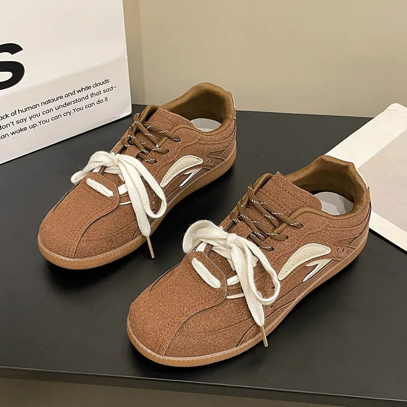 Small and versatile flat bottomed breathable casual shoes