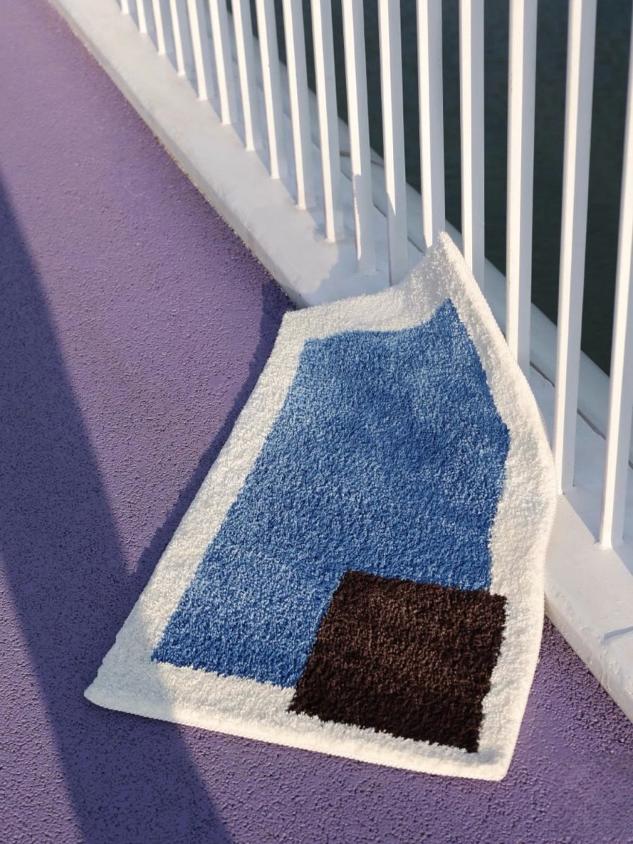 Soft Contemporary Abstract Geometric Bath Rug, Absorbent, Anti-slippery Mat