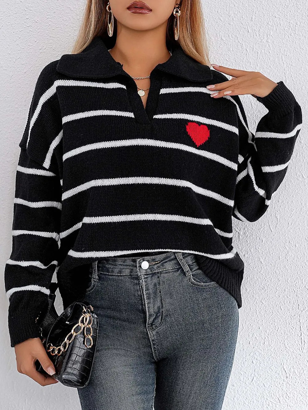 Splicing striped heart-shaped polo collar sweater