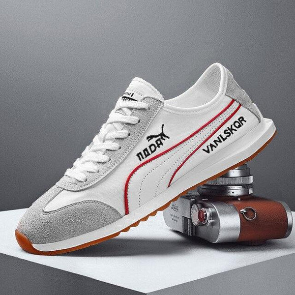 Spring Mens Slip On Casual Shoes Lightweight Comfortable Breathable Couple Walking Sneakers New Mesh Breathable Platform Fashion Running Athletic Sneakers