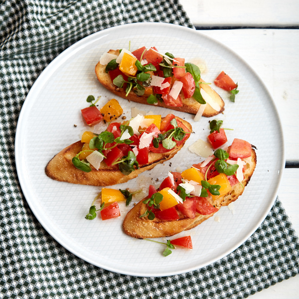 Jute Gardens Microgreen Growing Kit – 4 Seed Variety (Broccoli, Radish, Basil & Arugula), Eco-Friendly Indoor Gardening Set