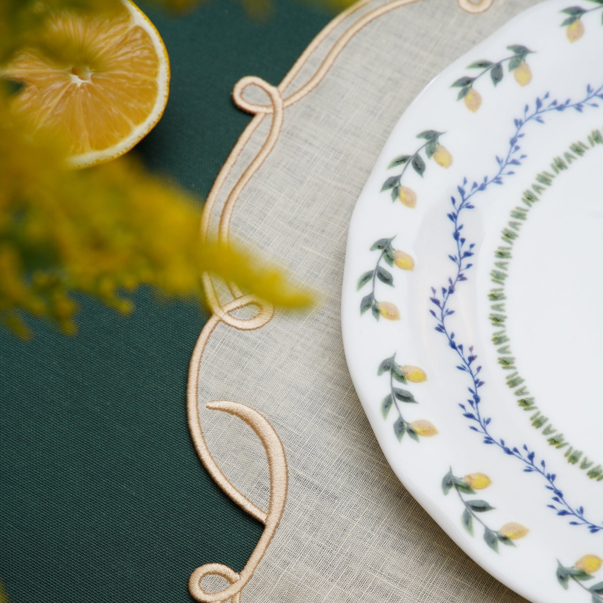 SPRING TABLE DECOR – CELESTIA LINEN IVORY GOLD TRIM SQUARE PLACEMAT