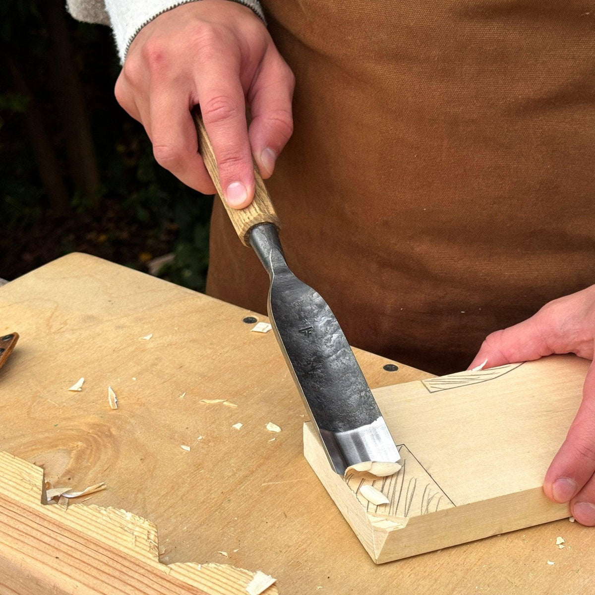 Straight Carving Gouge, 20 - 40 mm (0.8 - 1.6 inches)