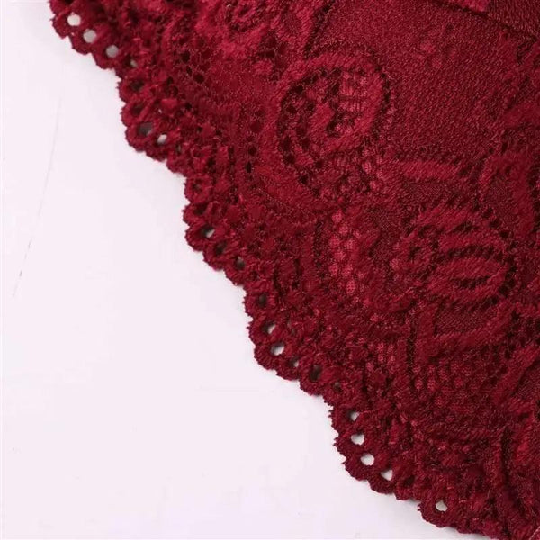 Stunning Women's French Style Lace Bra Girls Triangle Cup Lingerie With Deep V Wireless Underwear Soft Thin Seamless Bra