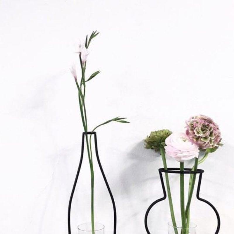 Style Retro Line Flowers Vase Frame Nordic Style Wall Hanging Metal Holder Modern Solid Home Decor Modern Rose Frame Clear Vase Planter Flower Holder Decorations for Wedding Living Room, Office Party