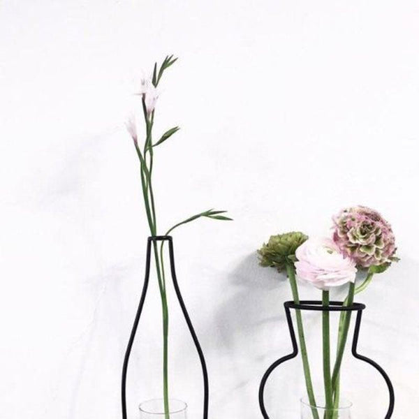 Style Retro Line Flowers Vase Frame Nordic Style Wall Hanging Metal Holder Modern Solid Home Decor Modern Rose Frame Clear Vase Planter Flower Holder Decorations for Wedding Living Room, Office Party