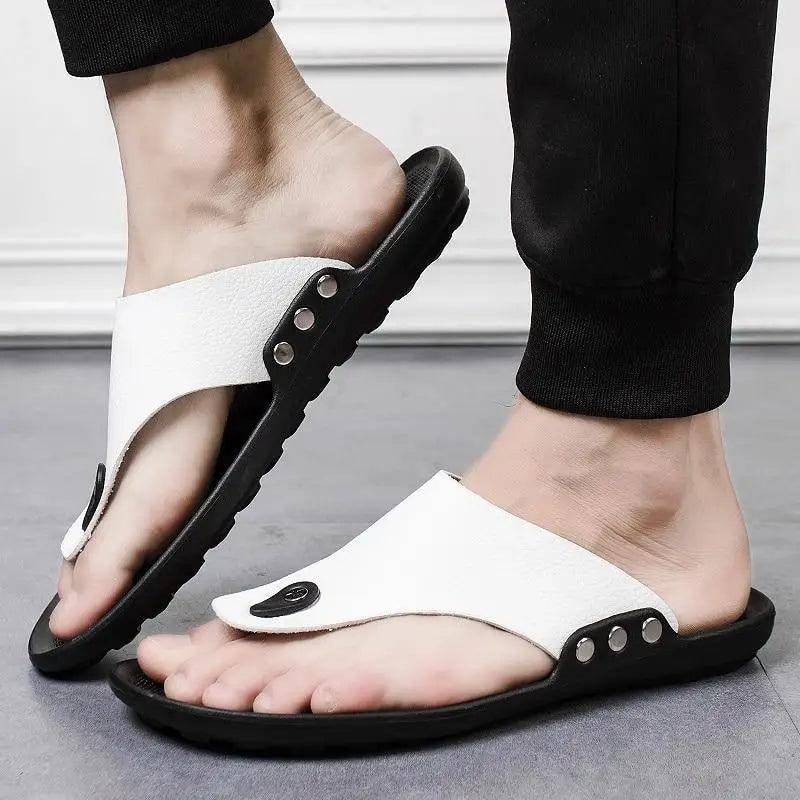 Summer Modern Design Men Flip-Flops For Beach Slippers Classic Brown Sandals Comfortable Casual Beach Outdoor Slippers For Men