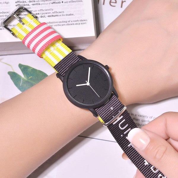 Summer Style Canvas Women Quartz Watch New Fashion Casual Wristwatches Woman Outdoor Unisex Watches Casual Sports Wrist Watch With Nylon Strap Elegant Design