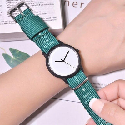 Summer Style Canvas Women Quartz Watch New Fashion Casual Wristwatches Woman Outdoor Unisex Watches Casual Sports Wrist Watch With Nylon Strap Elegant Design