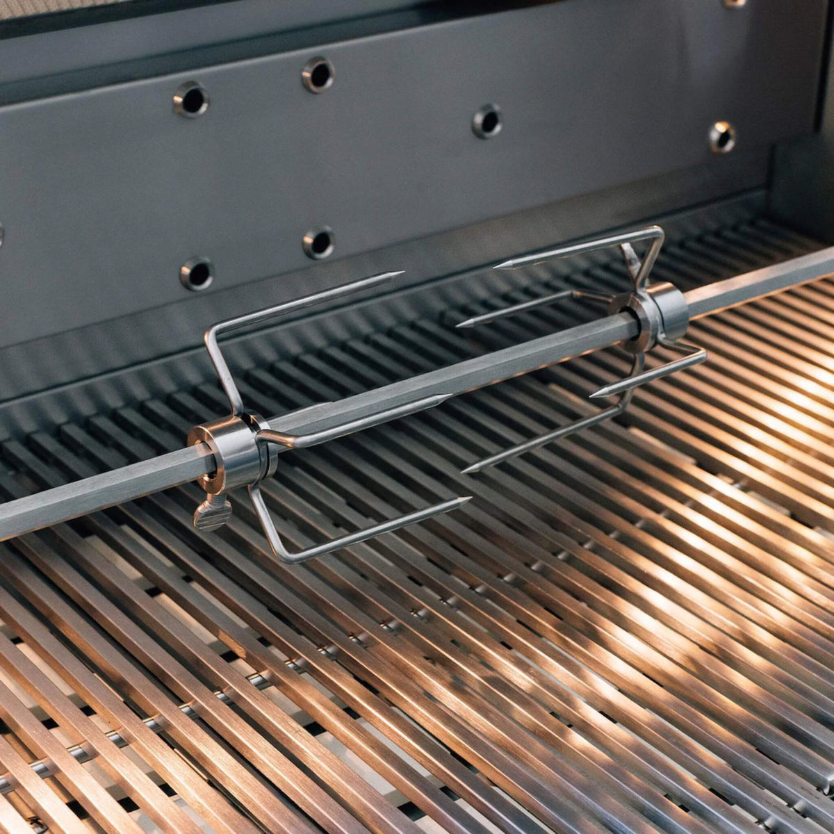 Summerset Quest Grill With Rear Infrared Burner, Rotisserie Kit, & Drop-In Griddle Plate [QST] (SAK51437)