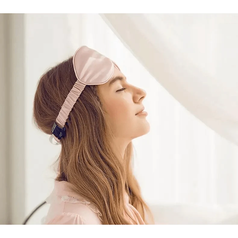 Super Smooth  Mulberry Silk Sleep Eye Mask & Blindfold With Elastic Strap Travel Eye Patch Soft Nap Eye Patch  Eye Cover Eyeshade for Night Sleeping Mask For Women