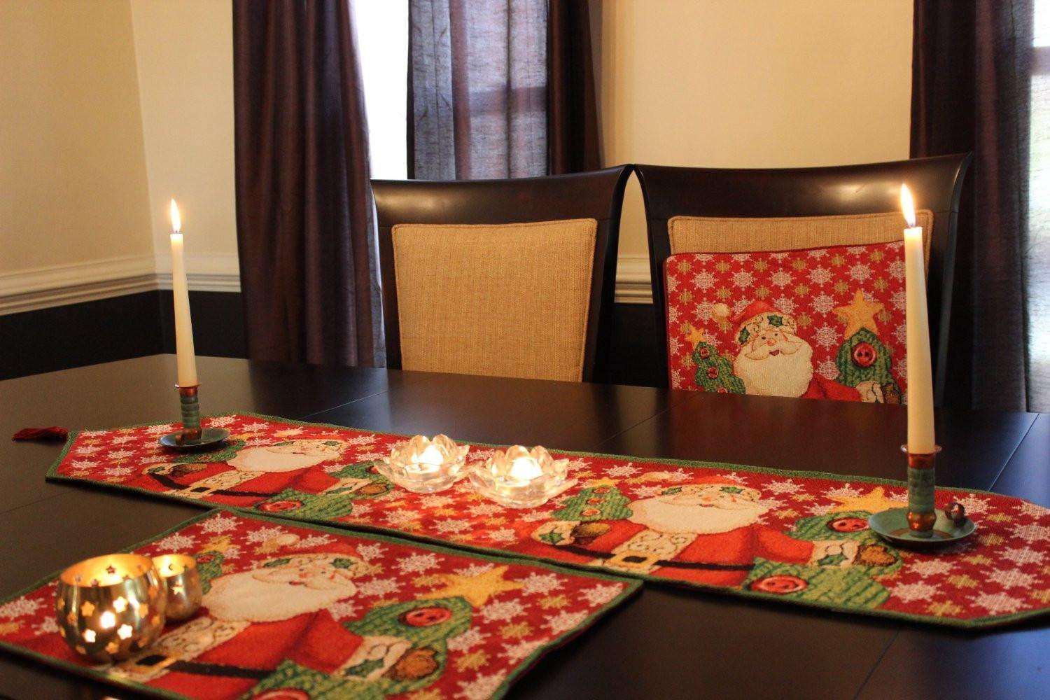 Tache Santa Clause Is Coming to Town Table Runners