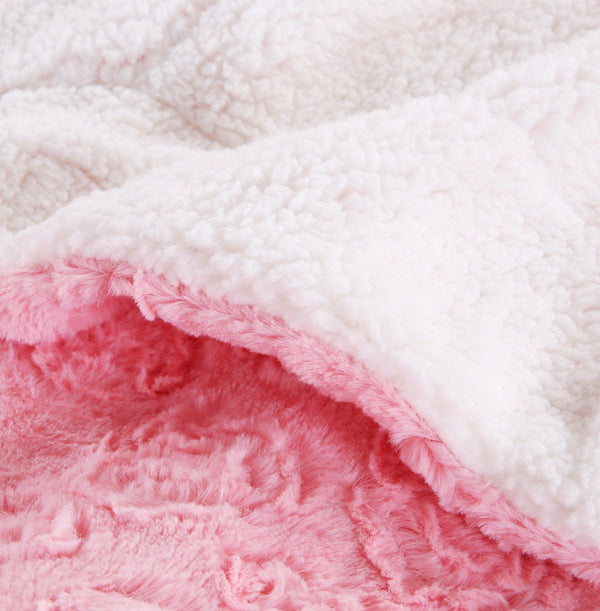 DaDa Bedding Luxury Blossom Pink Rose Buds Pink Sherpa Backside Faux Fur Throw Blanket (BL-171752)