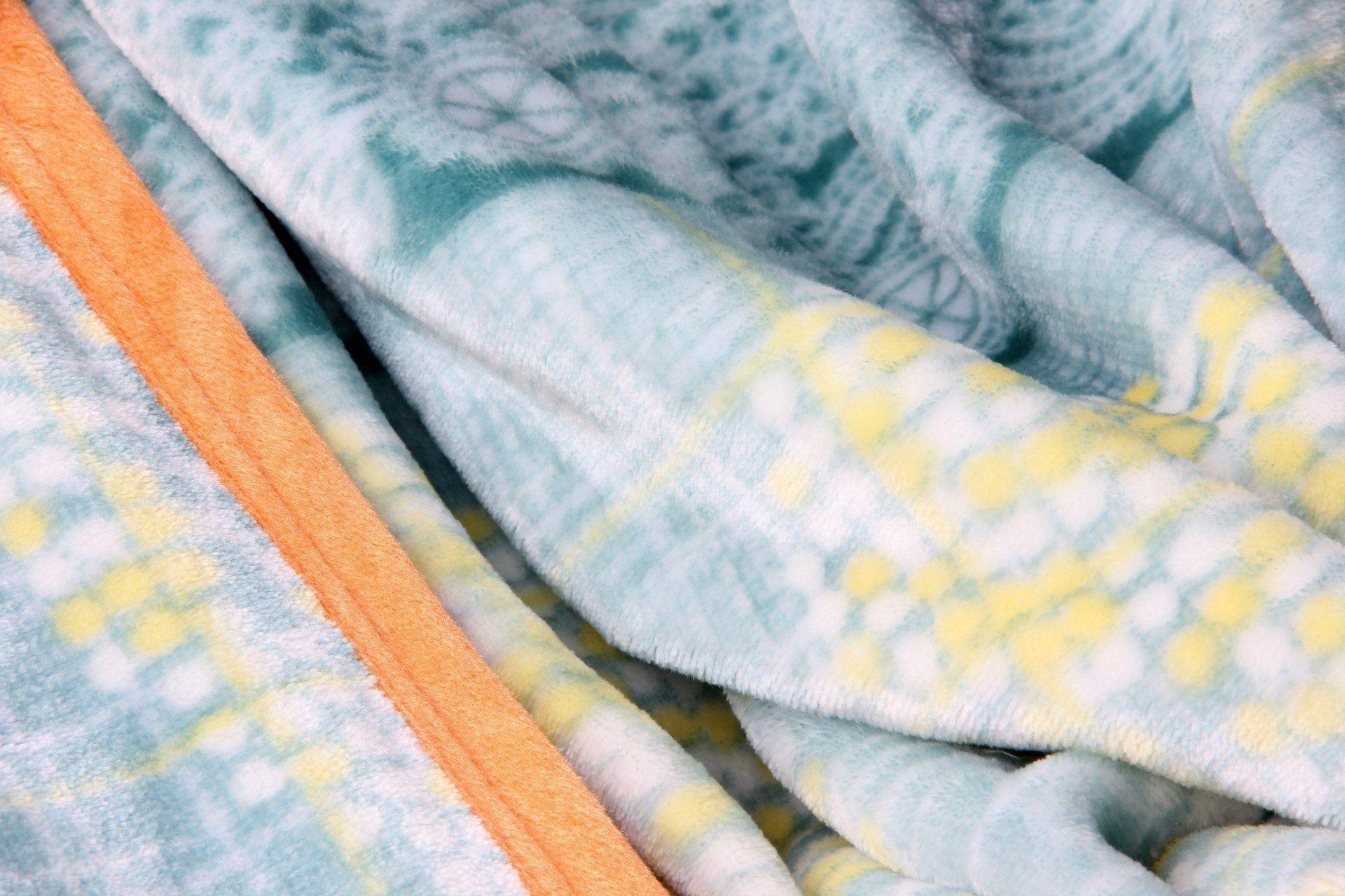 DaDa Bedding Papaya Beach Orange & Blue Reversible Soft Fleece Flannel Throw Blanket (XY9841)