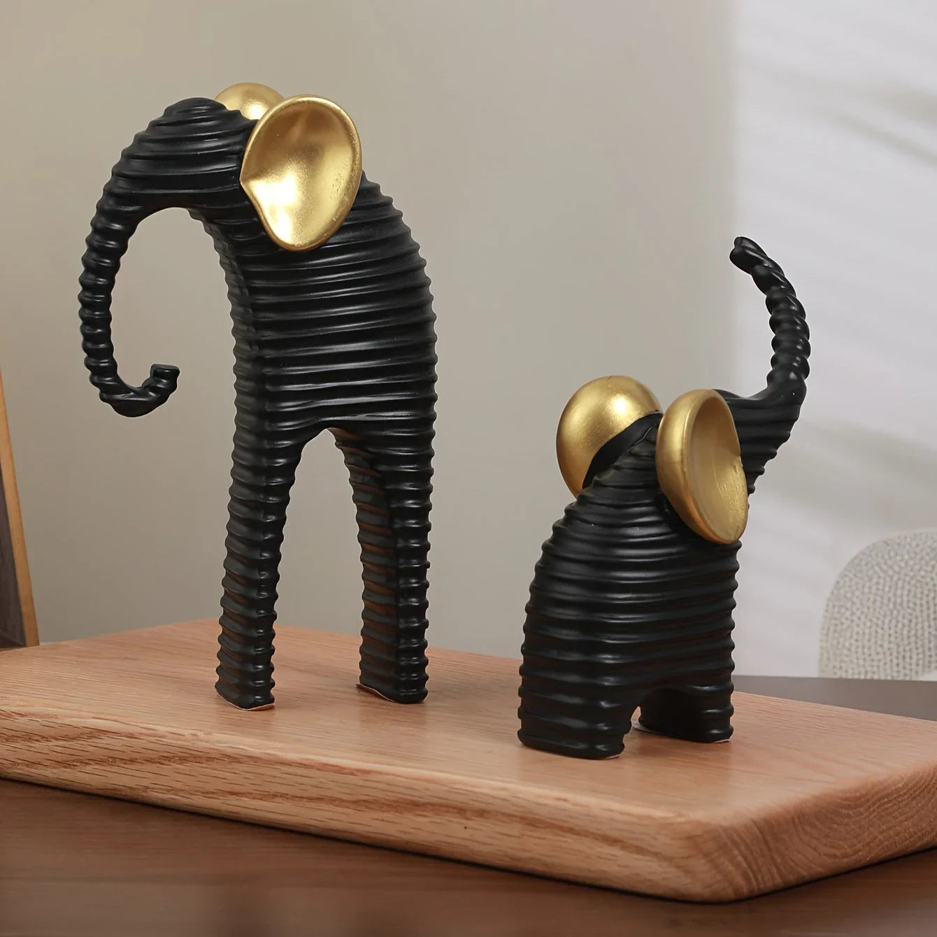Two High-End Black And Golden/White And Golden Parent- Elephant Figurines for Home Decor, Suitable for Living Rooms, Entryways, Wine Cabinets, And TV Stands.