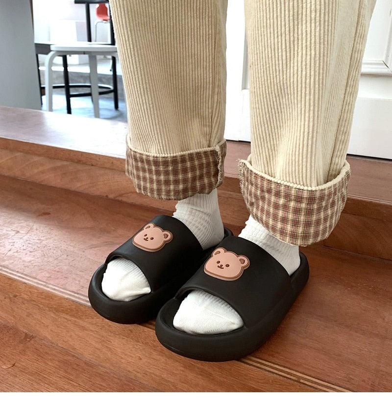 Unisex Summer Slippers Beach Slides Flip Flops Bear Thick Soled Boys Girls Bathroom Shoes Slides Sandals With Thick Sole Non-Slip Beach Pool Slides Open Toe Style Outdoor Slippers For Men And Women