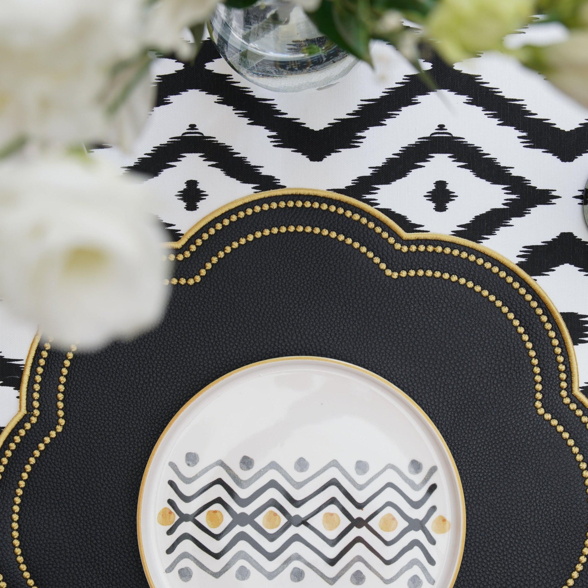 NURTURE BLACK GOLD SCALLOPED FAUX LEATHER PLACEMAT