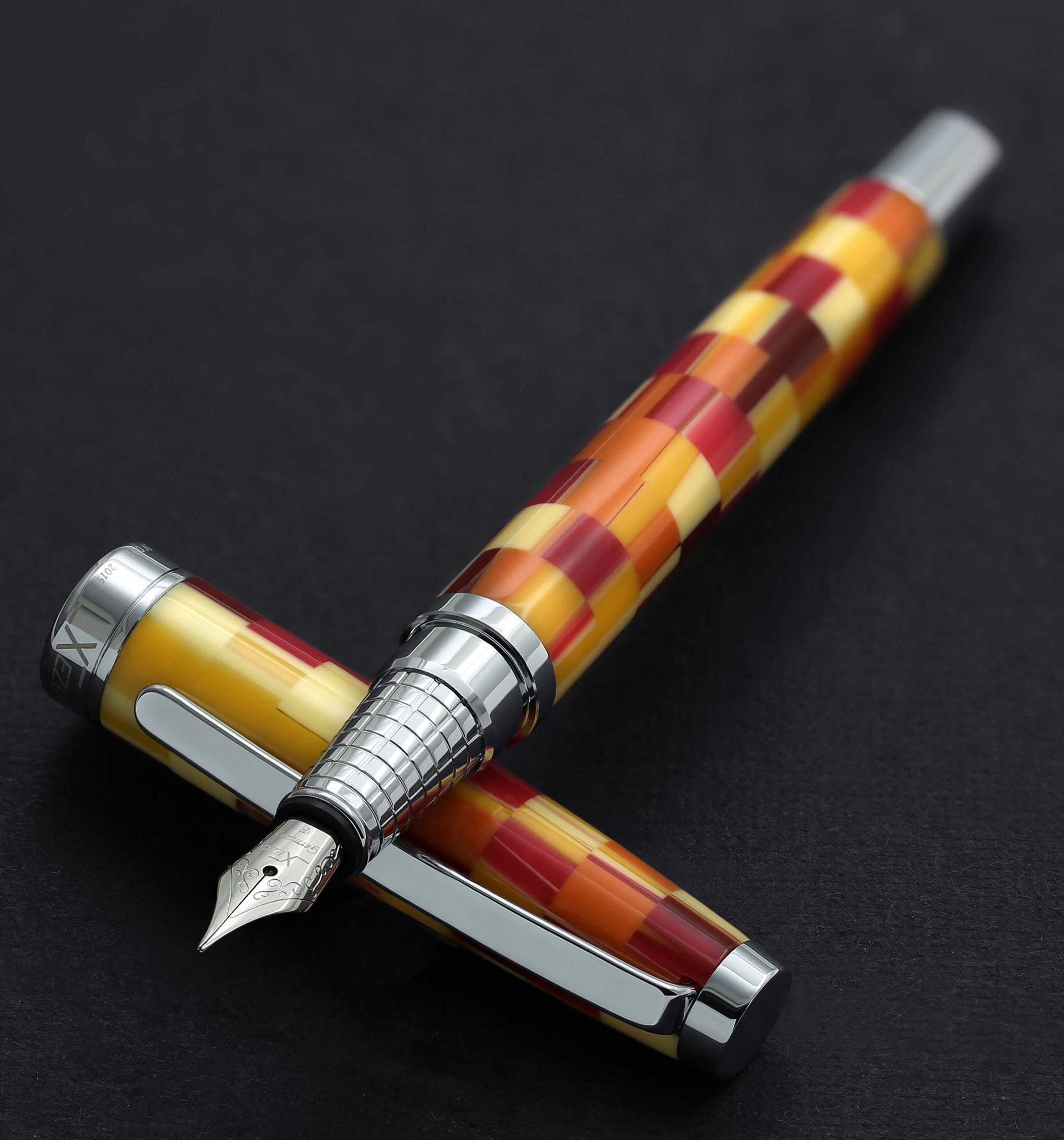 Urbanite Acrylic & Brass Fountain Pen (Fine Nib) - Retro Red