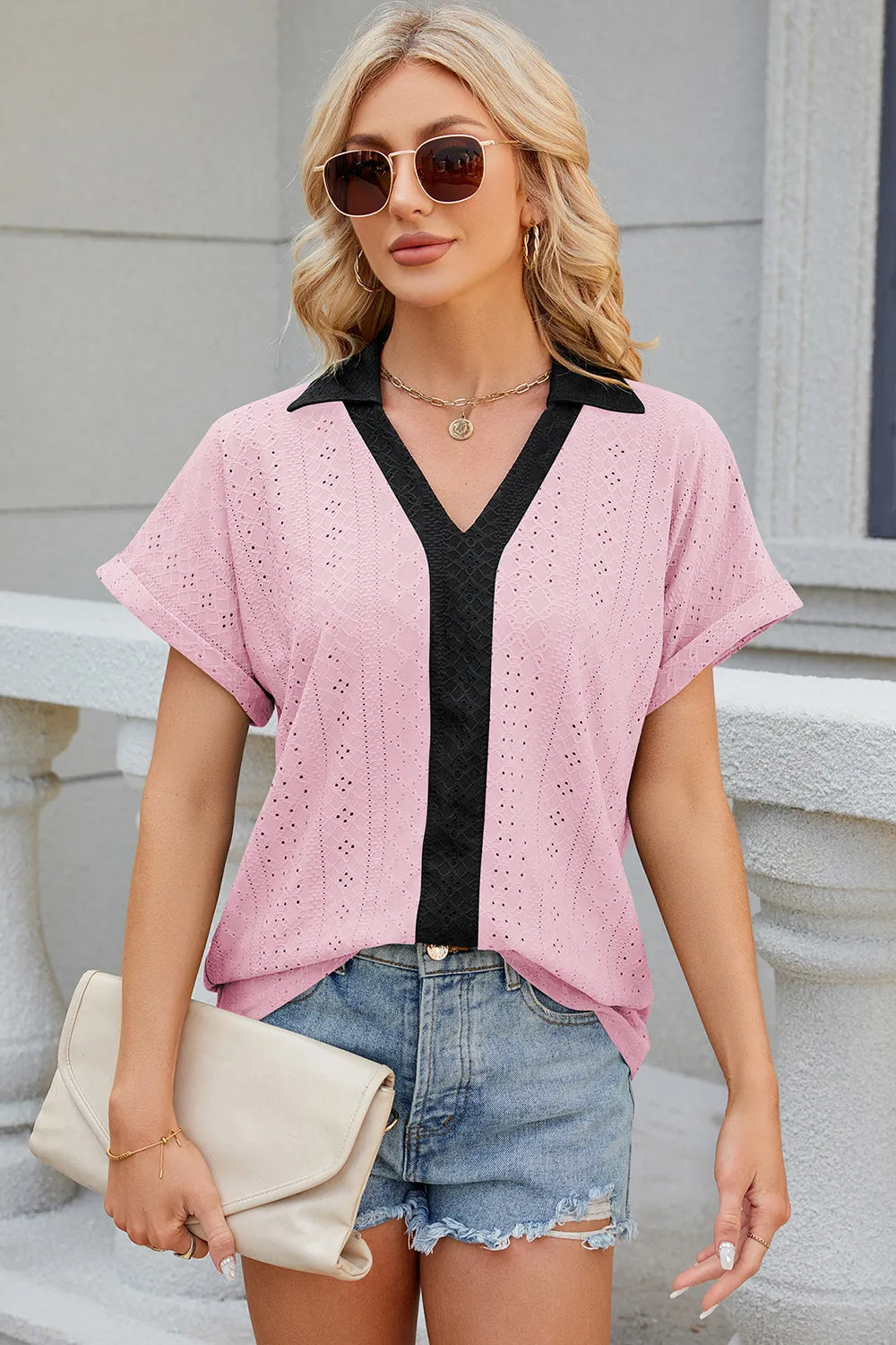 V-neck contrasting short sleeved loose T-shirt top for women