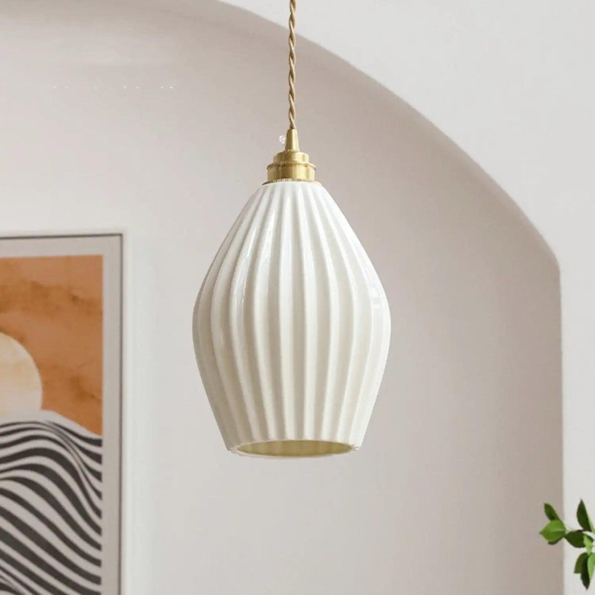 Vintage Brass Lighting Fixtures – Elegant Bedside Wall Lamps for Bedroom
