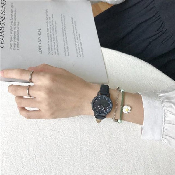 Vintage Leather Simple Women Watches Fashion Quartz Watch Wristwatches Retro Casual Watches Brown Leather Classic Analog Quartz Fashion Simple Ladies Quartz Watches