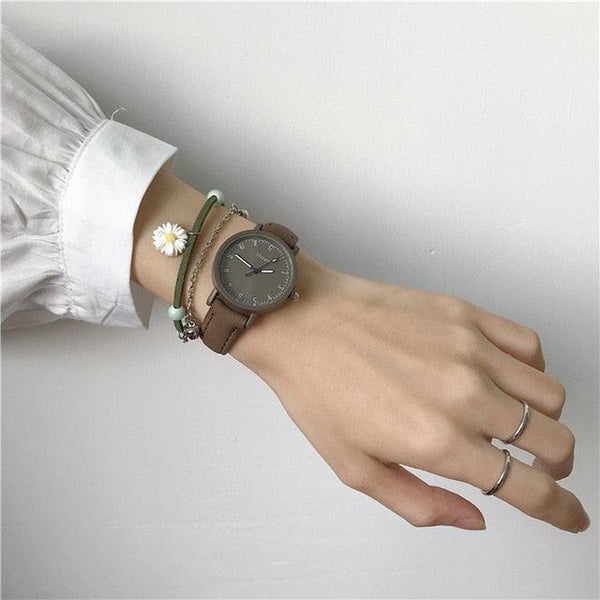 Vintage Leather Simple Women Watches Fashion Quartz Watch Wristwatches Retro Casual Watches Brown Leather Classic Analog Quartz Fashion Simple Ladies Quartz Watches