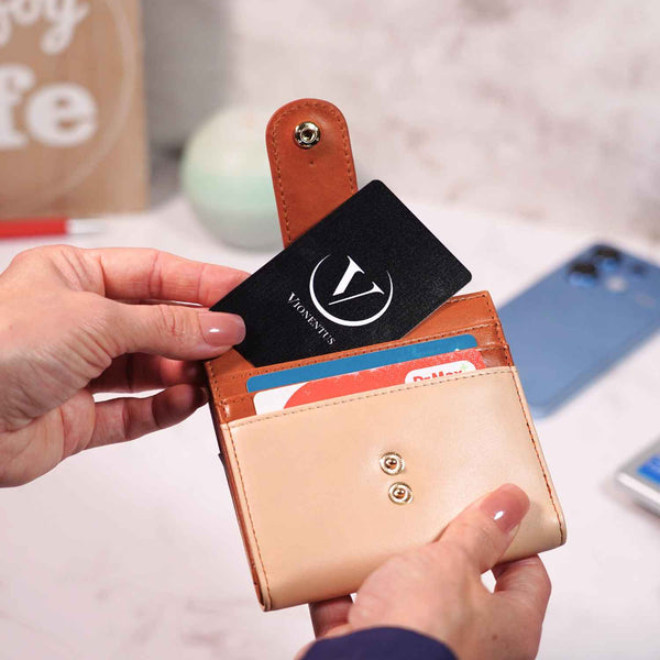 Women's AirTag Wallet Deluxe Smart VN300