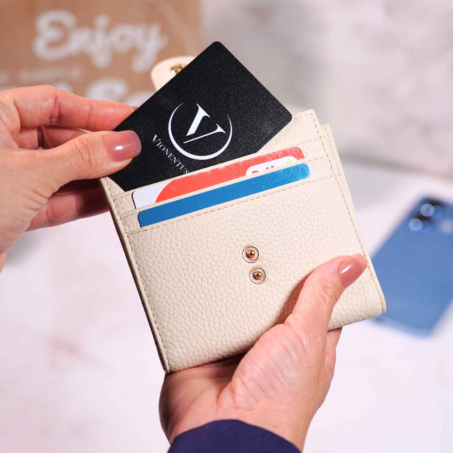 Women's AirTag Wallet Deluxe Smart VN300