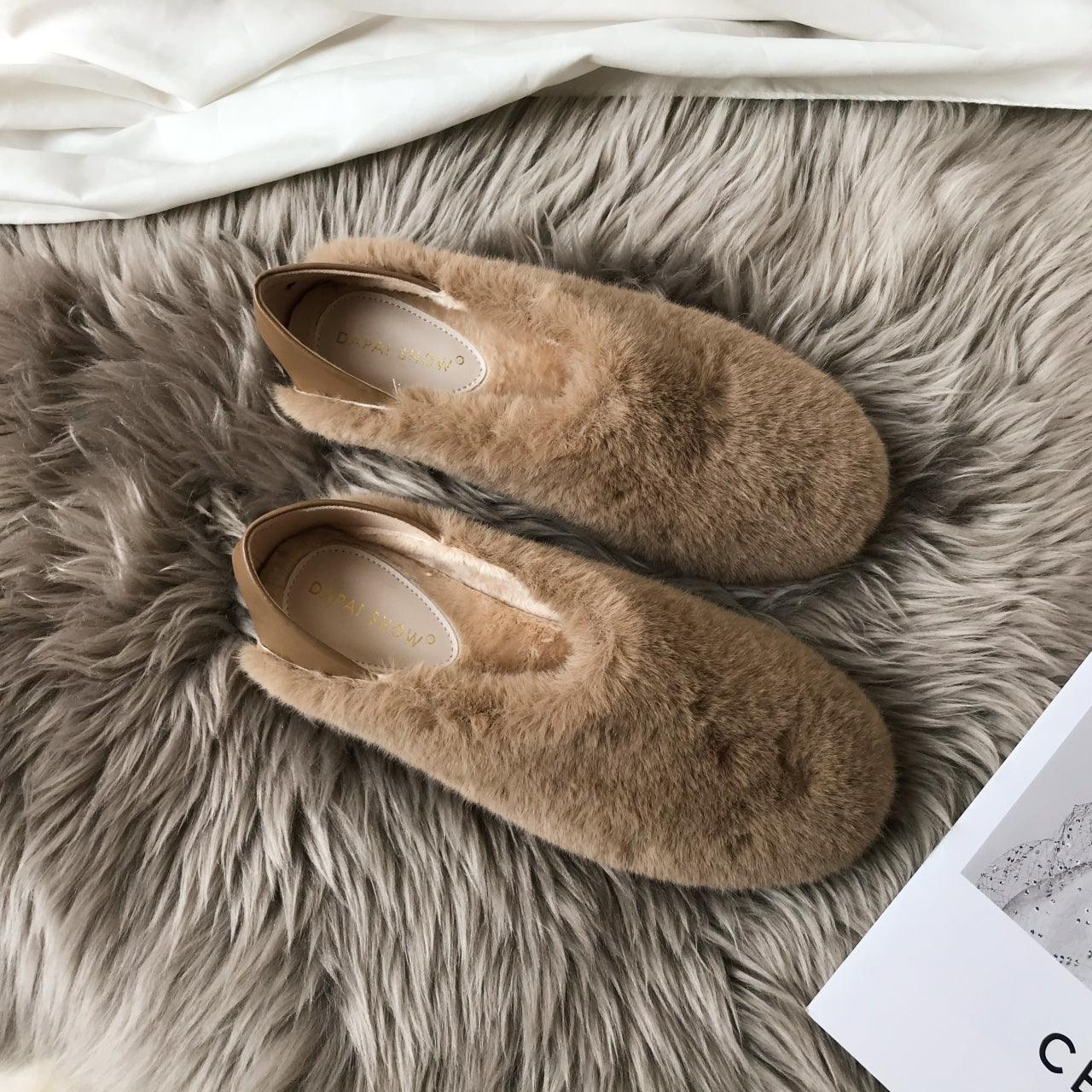 Warm Fur Loafers Women Winter Shoes Indoor Furry Flats Round Toe Fluffy House Warm Wool Slippers Memory Foam Anti-Skid Sole House Shoes Indoor Outdoor Slippers