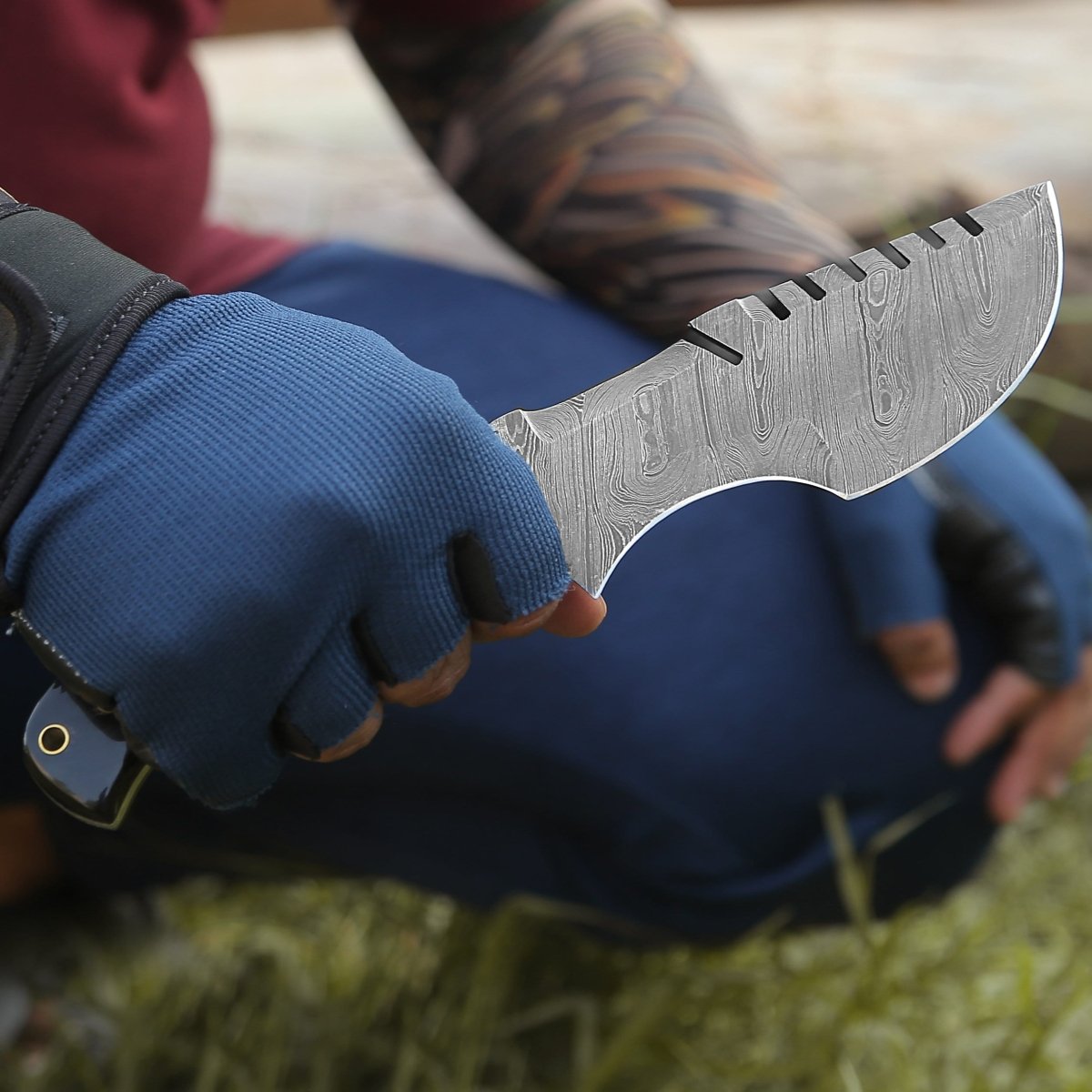 Warthog Damascus Tracker Knife with Horn Handle