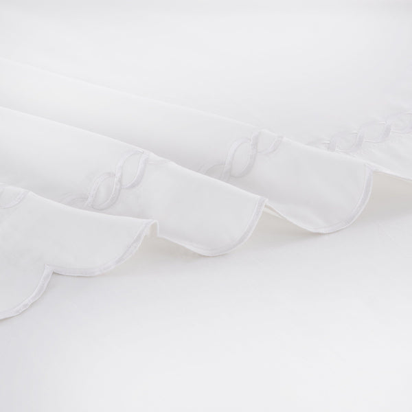 600 Thread Count Scallop Rope Embroidered Cotton Pillowcase Pair