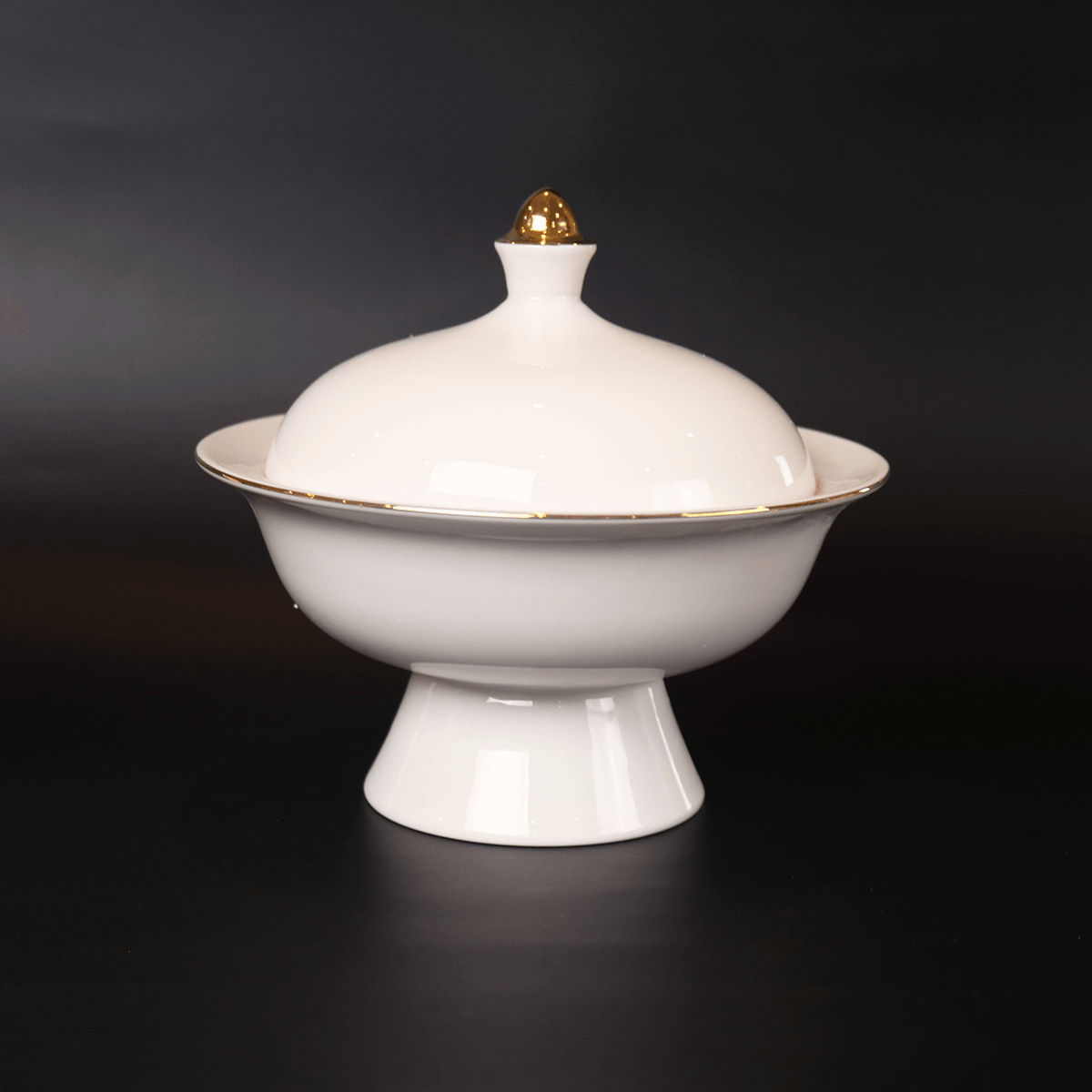 White Versaille Soup Bowl with Lid- Set of 4