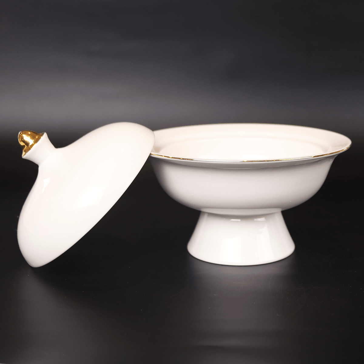 White Versaille Soup Bowl with Lid- Set of 4