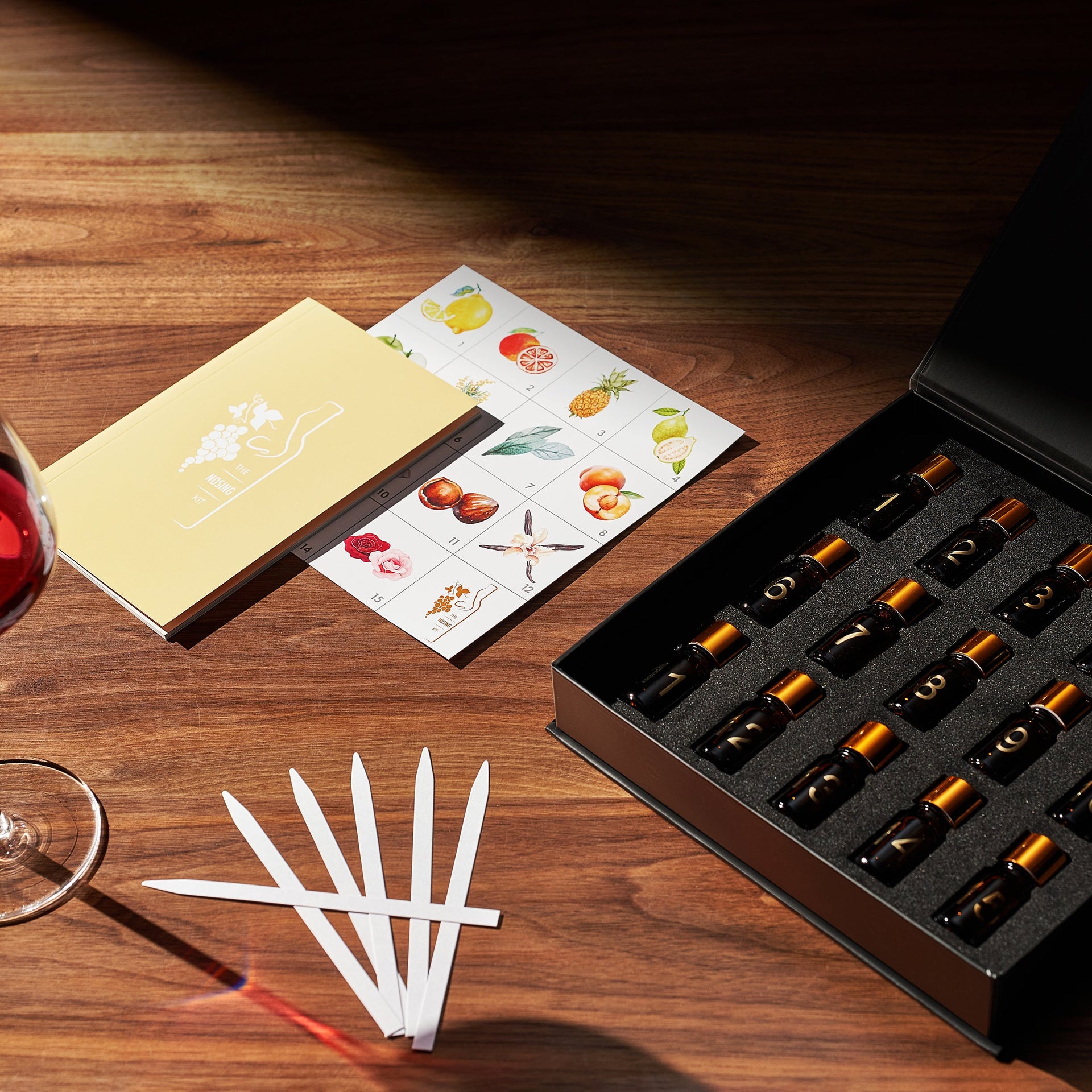 White Wine Aroma Kit, Tasting & Smelling Aroma Set for White Wines, 15 Aromas, Training Educational Gift - Beginners & Sommelier Master, Book & Accessories Guide Included, Wine Game Gifts Holiday