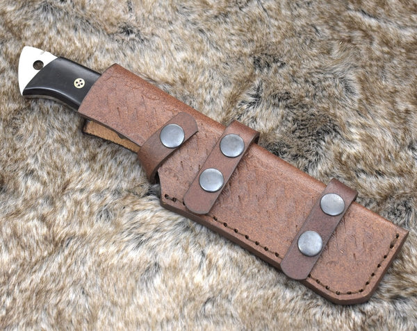Wilderness Master Gut Hook Knife with Ram Horn and Turquoise Handle